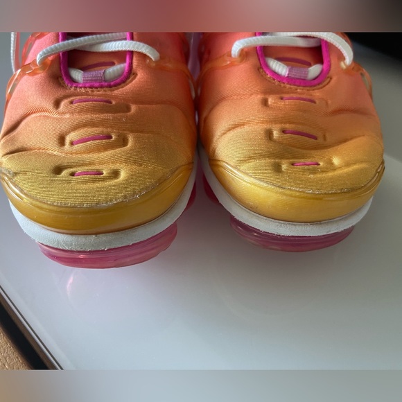 Nike Air Vapormax Plus - 8 Womans - Picture 15 of 16